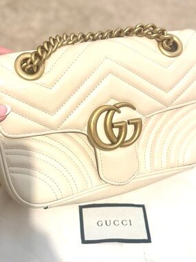Gucci Cream Matelassé GG Marmont Shoulder Bag with Gold Hardware